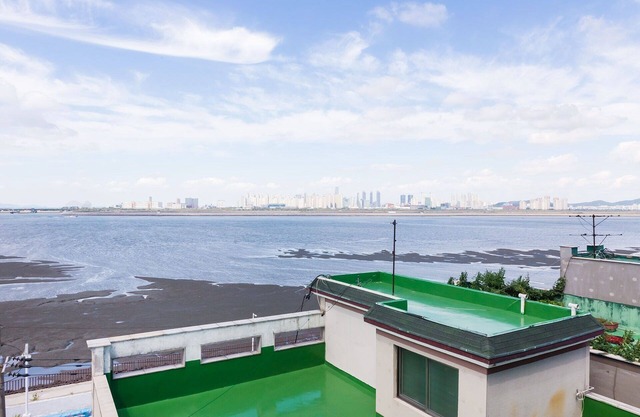 Oido Red Lighthouse Tourist Hotel