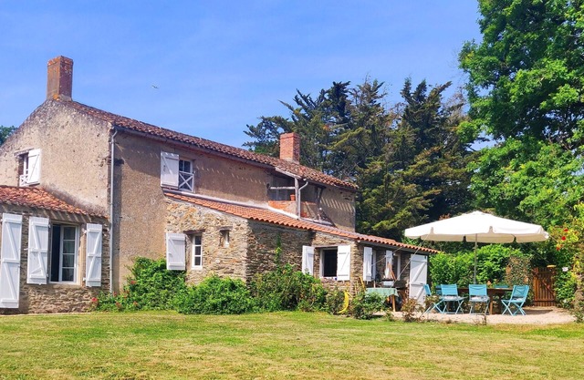 Old country house 20 minutes from Les Sables d'Olonne