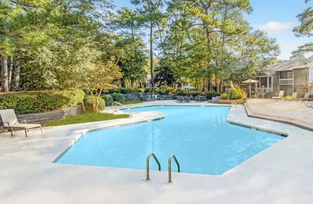 Old but classy 2-bedroom apartment in charming Columbia with AC, WiFi