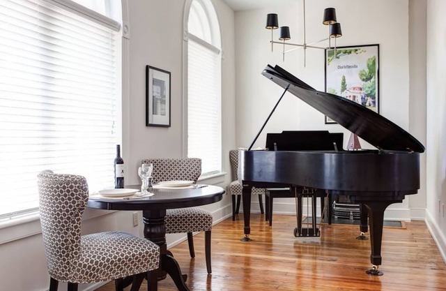 Old Met #306 | 1 Bedroom, 2 Bath