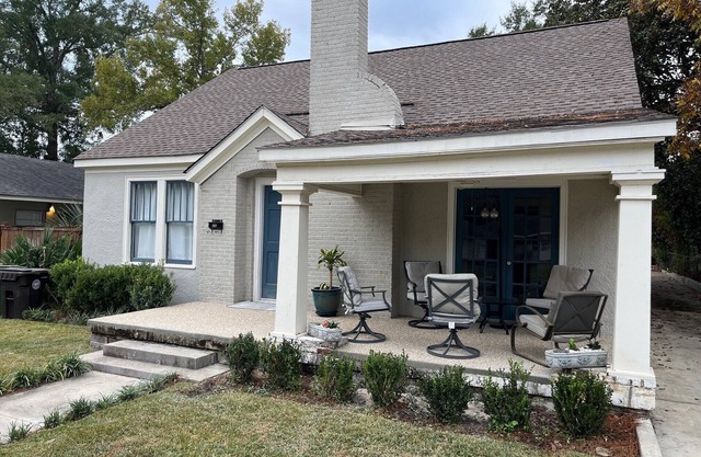 Old Town Charmer Large all new renovation, walk to USM, Zoo and new Water Park!