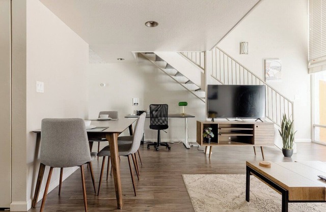 Old Town Scottsdale Loft w/Free Parking