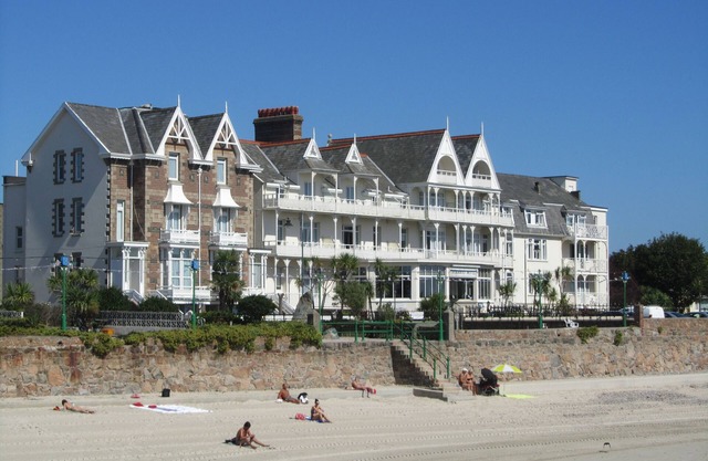Ommaroo Hotel
