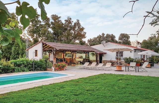 On the banks of the Guadiaro River you will find the vacation country house Vega El Dorado.