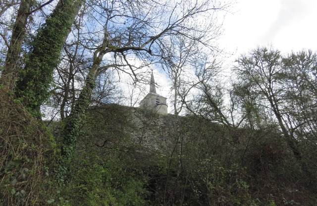 On the banks of the Cure, small house in the countryside
