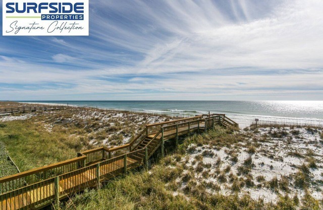 On the Gulf of Mexico - Direct Views of the White Sand and Emerald Water - SV421
