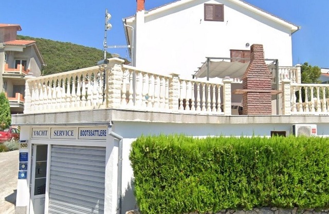 One bedroom apartment with terrace and sea view Supetarska Draga - Donja, Rab (A-22866-a)