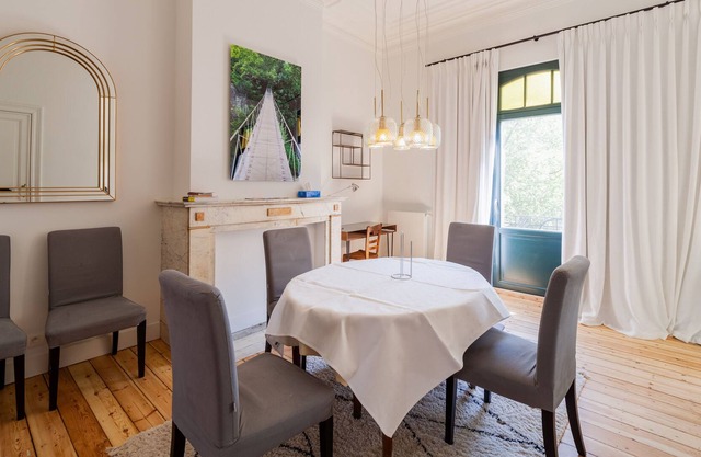 one bedroom Apartment Self Check In in center of trendy st Gilles
