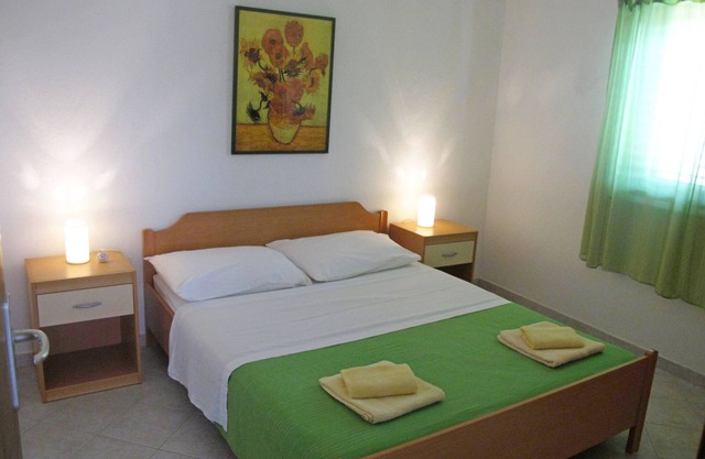 One bedroom apartment with terrace Ždrelac, Pašman (A-20583-b)