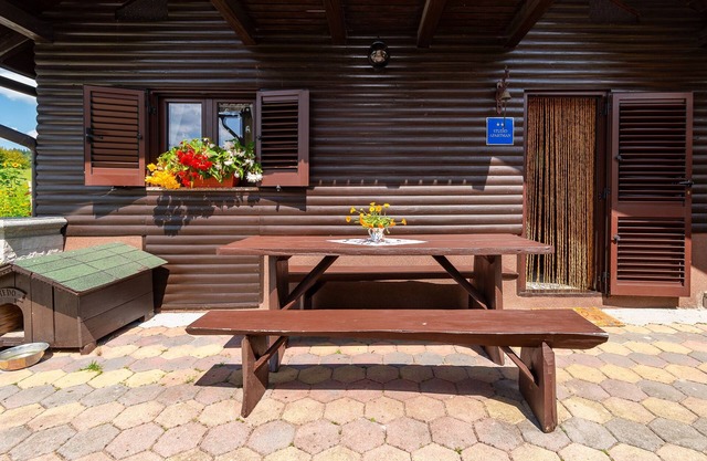 One bedroom apartment with terrace Prezid, Gorski kotar (A-20260-a)