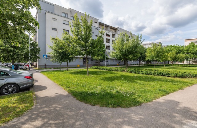One bedroom apartment with balcony Zagreb (A-22137-a)