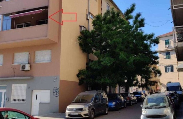 One bedroom apartment with balcony and sea view Split (A-23407-a)