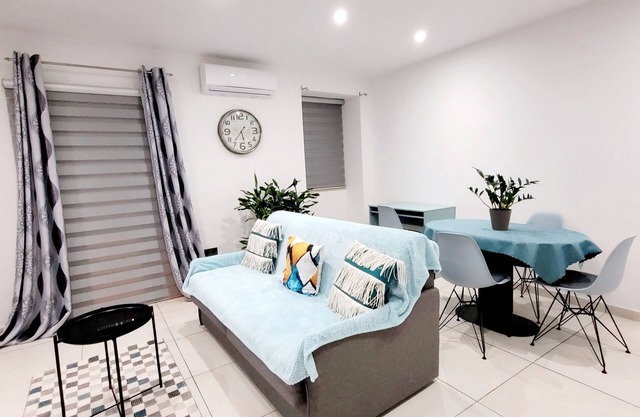 One Bedroom cosy apartment with balcony, fully air-conditioned