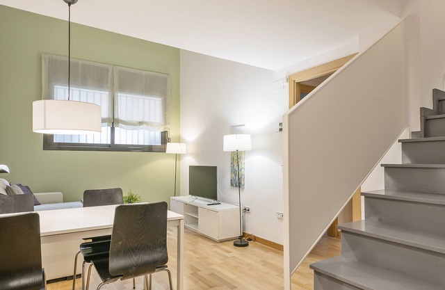 One Bedroom Duplex Apartment near Plaza España