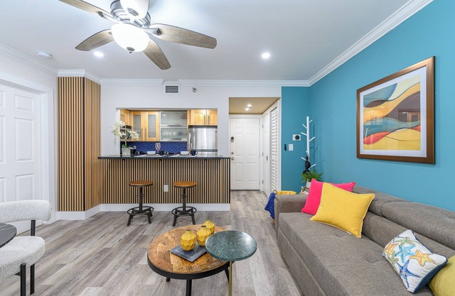 One block from the beach! South Beach/Ocean Dr - 1 Bed/Bath - Muscle Beach