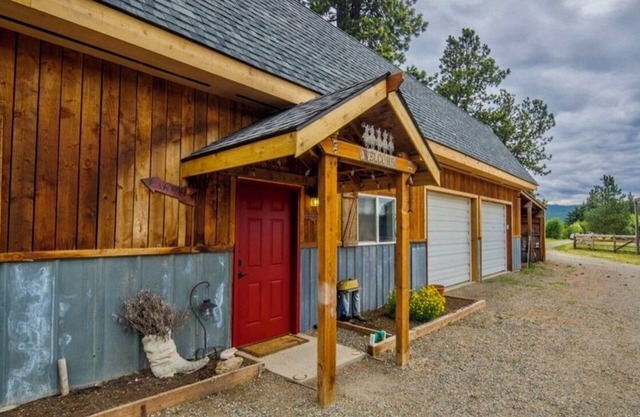 One of a kind, property with 3 charming houses, horse facility and pets welcome.