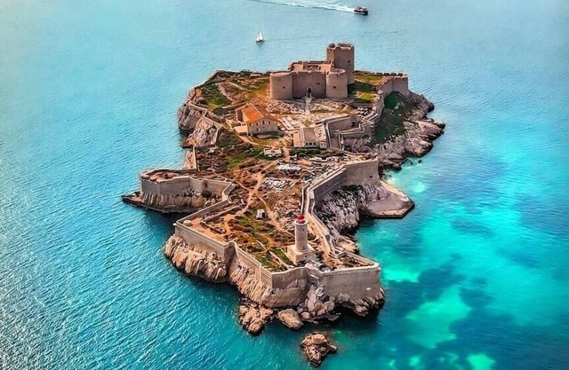 One of the most beautiful sea views of the Bay of Marseille Breathtaking