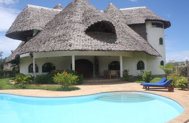 oneiric villa at the Indian Ocean with private pool and personal