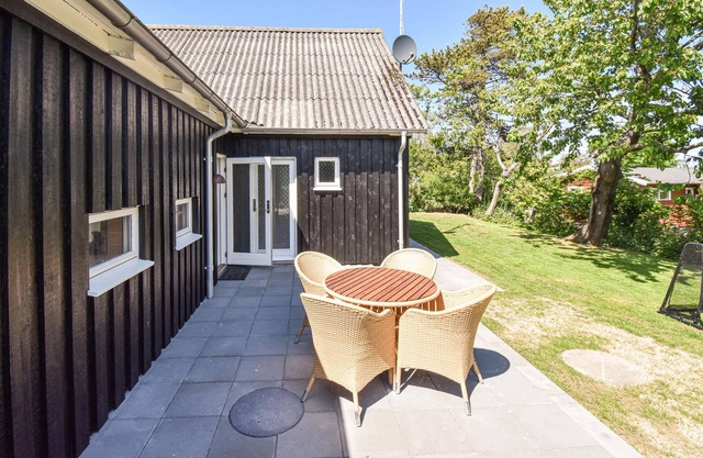 Only 200 meters from a beautiful beach is this beautiful vacation home of 131 m².
