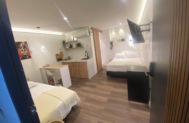 Only 50m from the beach on foot and surrounded by local commerce an ideal place in Sai