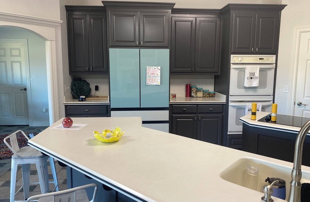 Open and spacious 3-bedroom home on golf course, WiFi, AC in fantastic Longview