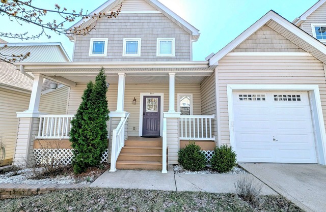 Opulent 3-Bedroom Home w/Garage- Monthly Stays Only