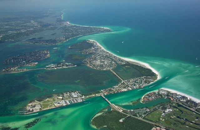 Opulent Beaches and Spectacular Sunsets Condo on Lido Beach