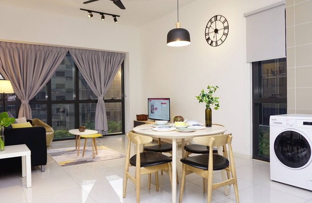 Orangerabbit Family Suite@PJ Icon City -6 Pax,Sky view Pool ,Free Wifi