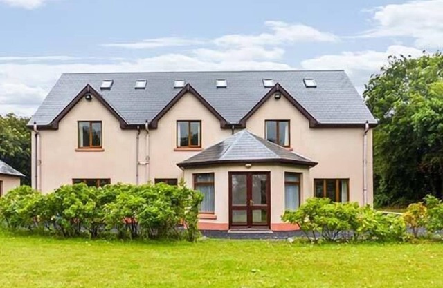 ORCHARD HOUSE, family friendly in Ballyvaughan, County Clare