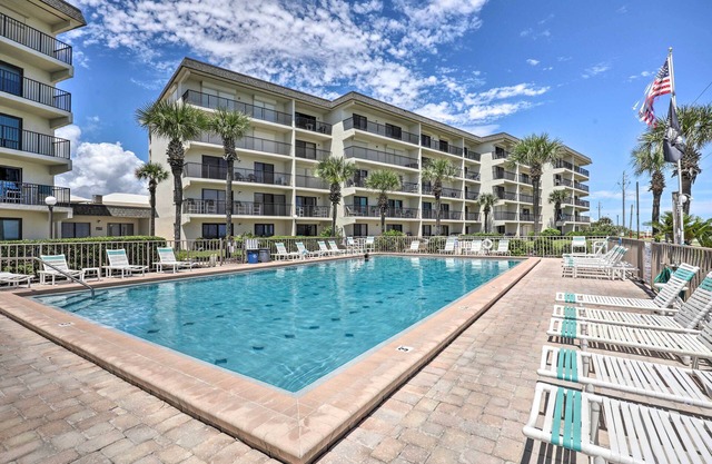 Ormond Beach Condo w/Balcony & Views