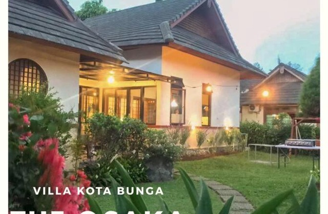 Osaka House Villa Kota Bunga by Citrus House