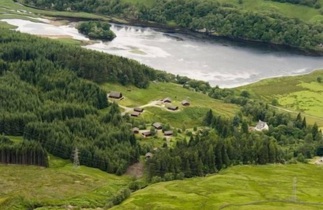 Osprey Lodge with river and mountain view