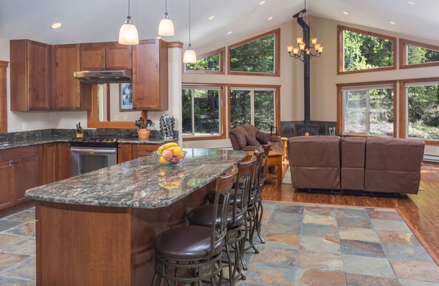 Our Corner of Heaven: Spotless, High-end, Affordable Family & Group Living