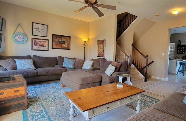 Our Napping House, 5 min from Bethany beach, Sleeps 10, Pool, Pickleball, wifi