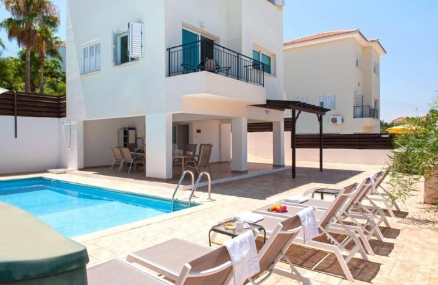 OURANIA VILLA - Protaras Center