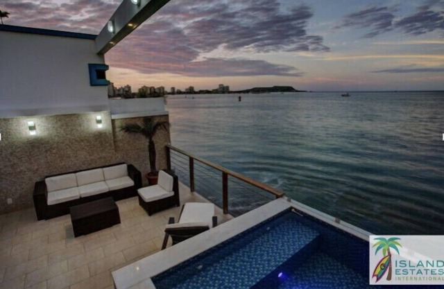 *🌴Ours and Yours Beach House 🌴*