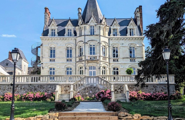 Outbuilding of the Château de Saint Saturnin sur Loire with view of the Loire River