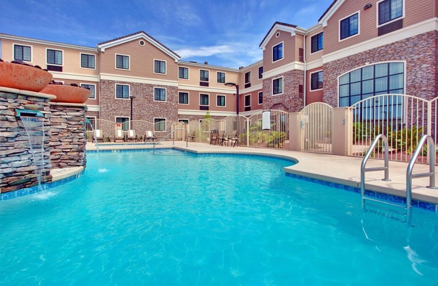 Outdoor Pool + Free Breakfast | Close to Tucson Airport