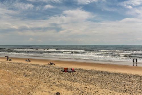 Outer Banks Island Cottage - 1 Mi to Frisco Beach!