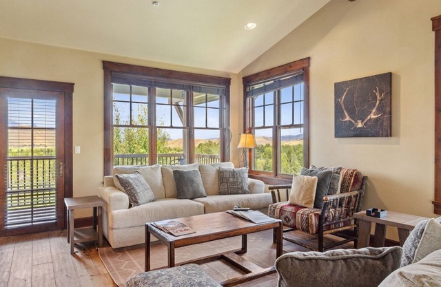 Outpost: Grand View 3240 - AC and Teton Views!