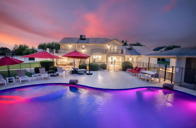 Outrageous pool and onsite activities. Never leave this secluded paradise!