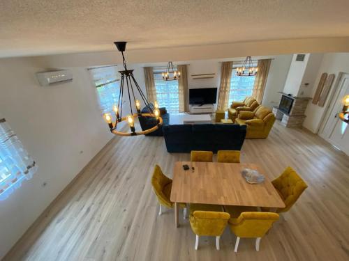 Overland villa 1