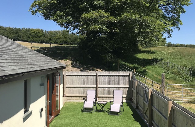 Owls Roost modern barn conversion. 2 en suites.Nr Tintagel, Padstow,Bude &beach.