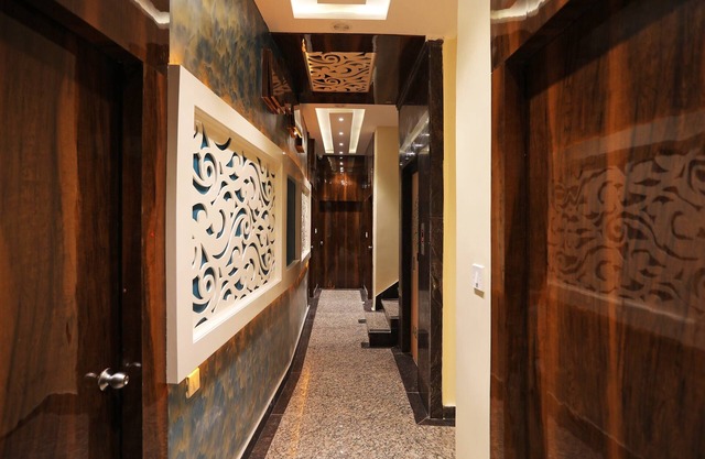 OYO 15617 Abi's Inn