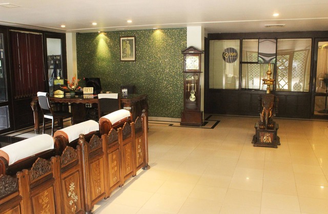 OYO 1839 Hotel Royal Inn