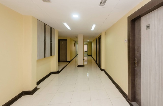 OYO 26206 Hotel Paras