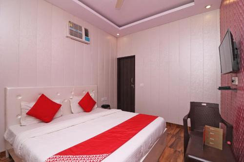 OYO 81074 Hotel Adb