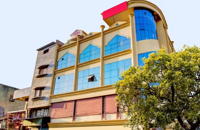 OYO 81625 Hotel Radhika
