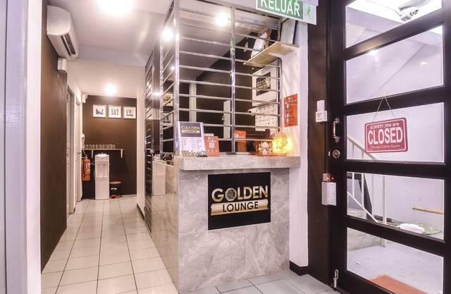OYO 89465 Golden Lounge