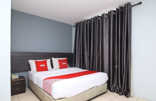 OYO 90136 Jumbo Inn